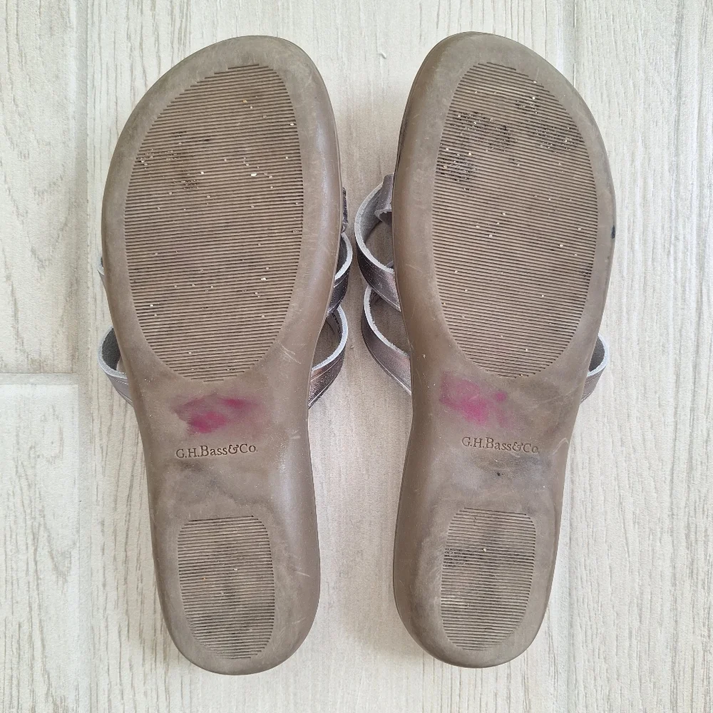 GH Bass Co Sunjuns Sharon Silver Leather Strappy Flat Sandals Thong Size 6.5 - Picture 7 of 8